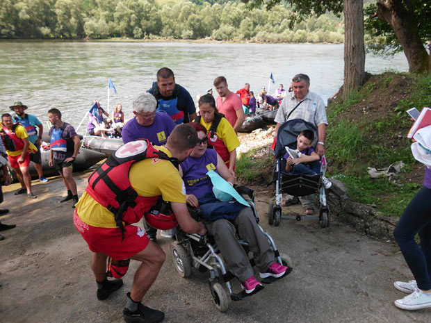 РАФТИНГ НА ДРИНИ: Одржана међународна регата инвалида